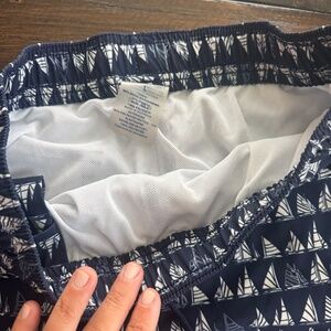 Boys Vineyard Vines swim trunks large